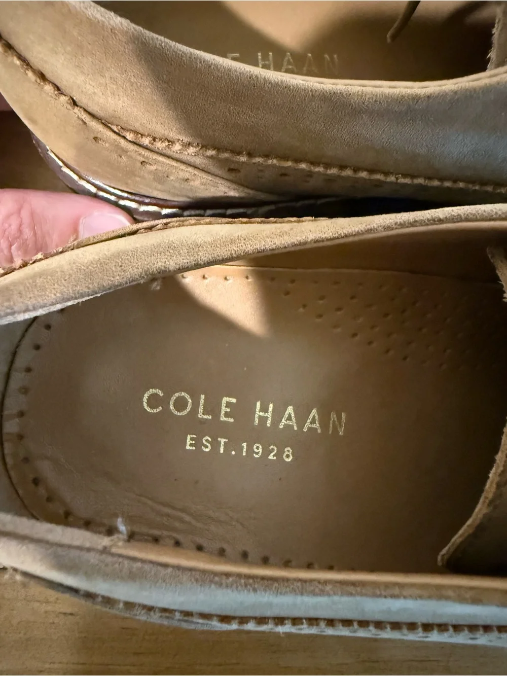 Cole Haan Men’s Tan Suede Wingtip Oxfords Size 9.5